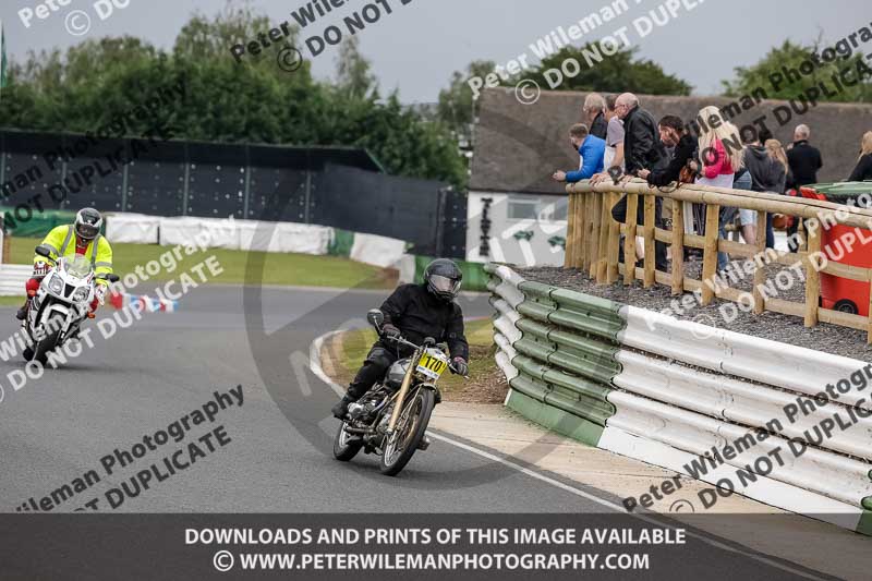 Vintage motorcycle club;eventdigitalimages;mallory park;mallory park trackday photographs;no limits trackdays;peter wileman photography;trackday digital images;trackday photos;vmcc festival 1000 bikes photographs